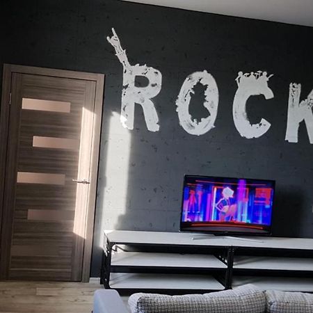 Loft Apartment On Svobody カーミヤンシケ エクステリア 写真