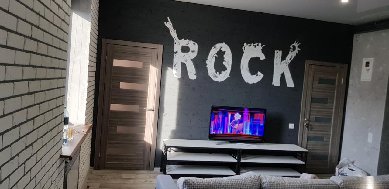 Loft Apartment On Svobody カーミヤンシケ エクステリア 写真